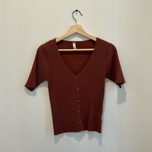 ribbed faux button top